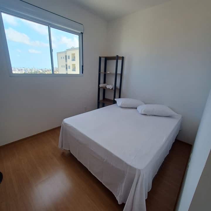 מיטה זוגית . נוף מדהים לים.