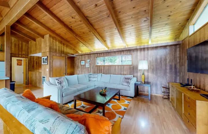 Amazing Lakeview Cabin With Boat Slip & Game Room - North Fork, CA