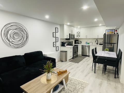 Popular Airbnb listing: Double Bedroom Stylish Unit with separate entrance in Oshawa