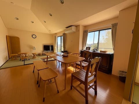 Entire inn surrounded by nature with a view of the sea. “Non-smokers only.” Clean interior. Enjoy a 