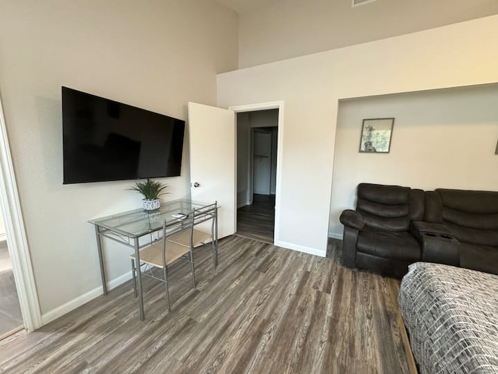House With One Bedroom 13724-3 - Baldwin Park, CA