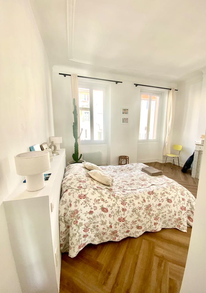 غرفة النوم 1