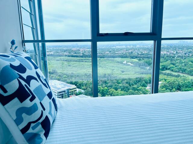 Panoramic City View 3bedroom condo Wi-Fi Parking