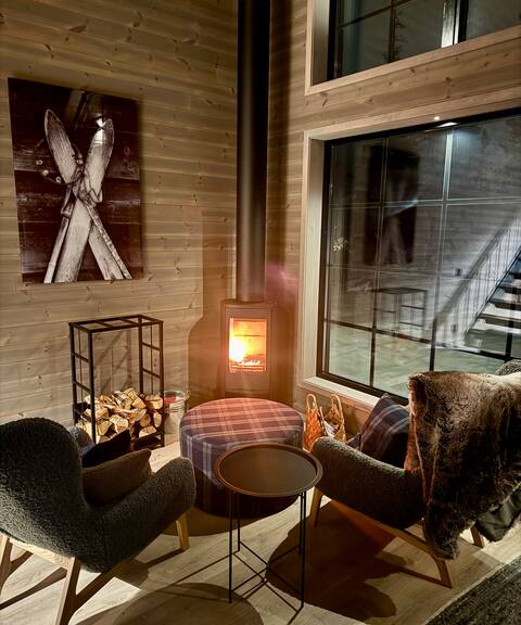 Top Airbnb: Luxurious and newly-built mountain cabin near the slopes in Berg