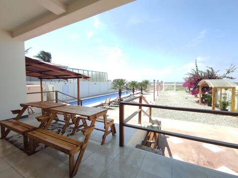 Casa de 2 pisos con vista al mar