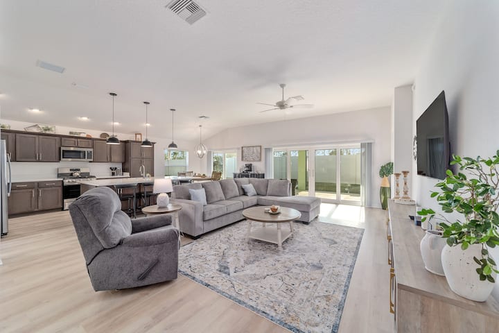 3/2 Designer Home W/ Golf Cart - Leesburg, FL