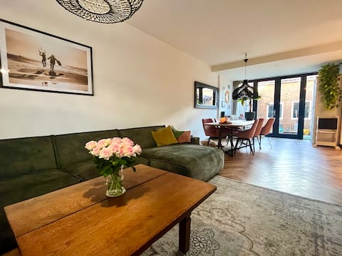 Family Beach House with jacuzzi