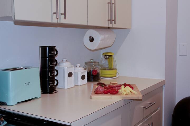 New building Midtown 2 bedroom apartment gallery image 3