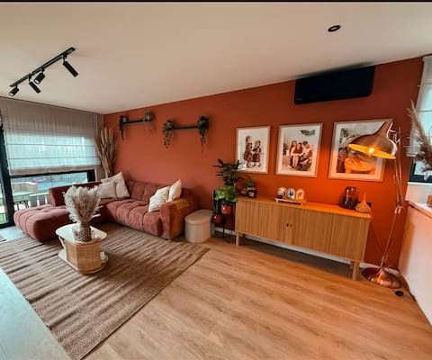 Entire, beautiful house with air conditioning (close to TML)