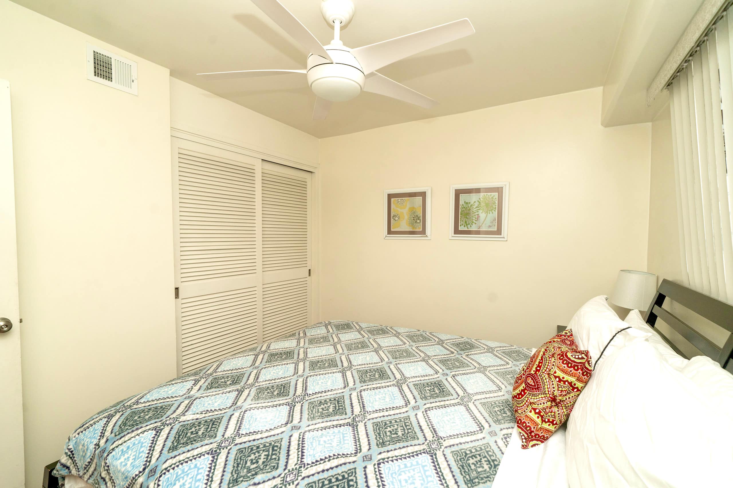 Royal Aloha Waikiki 2 bedroom/Parking/Kitchen 907 - Image 13