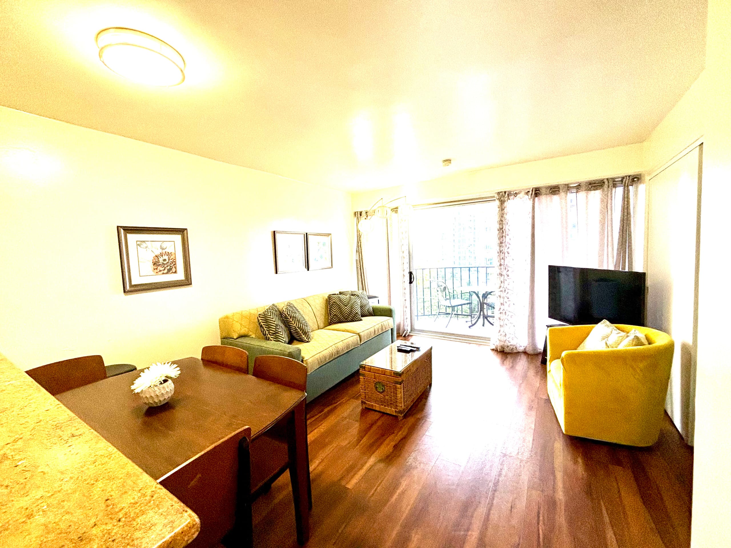 Royal Aloha Waikiki 2 bedroom/Parking/Kitchen 907 - Image 3