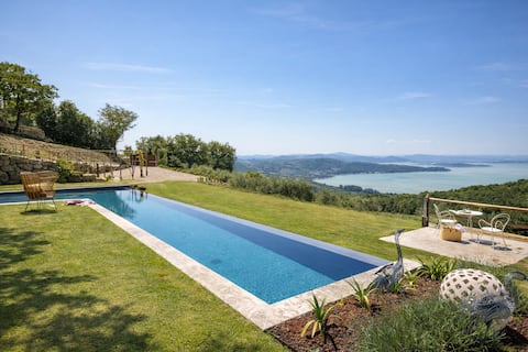 Top performing Airbnb: Villa Feronia – Heated Pool & Rooftop Escape in Passignano Sul Trasimeno
