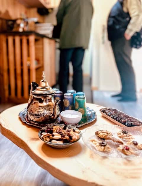 The Suroît tree house, between forest and ocean.