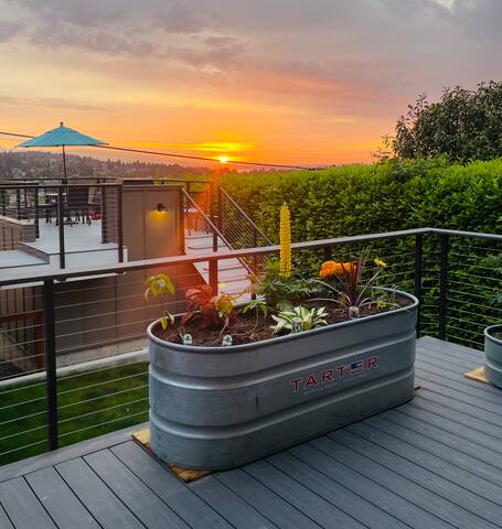 New! Seattle Luxe on Queen Anne! 5BR gallery image 3