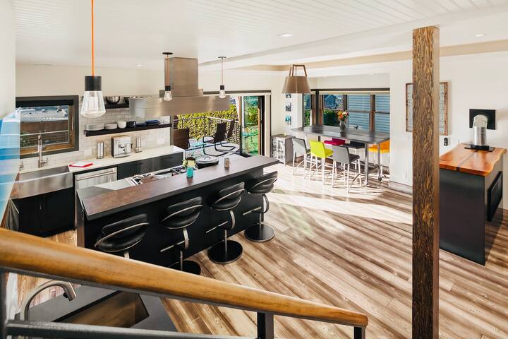 New! Seattle Luxe on Queen Anne! 5BR gallery image 4