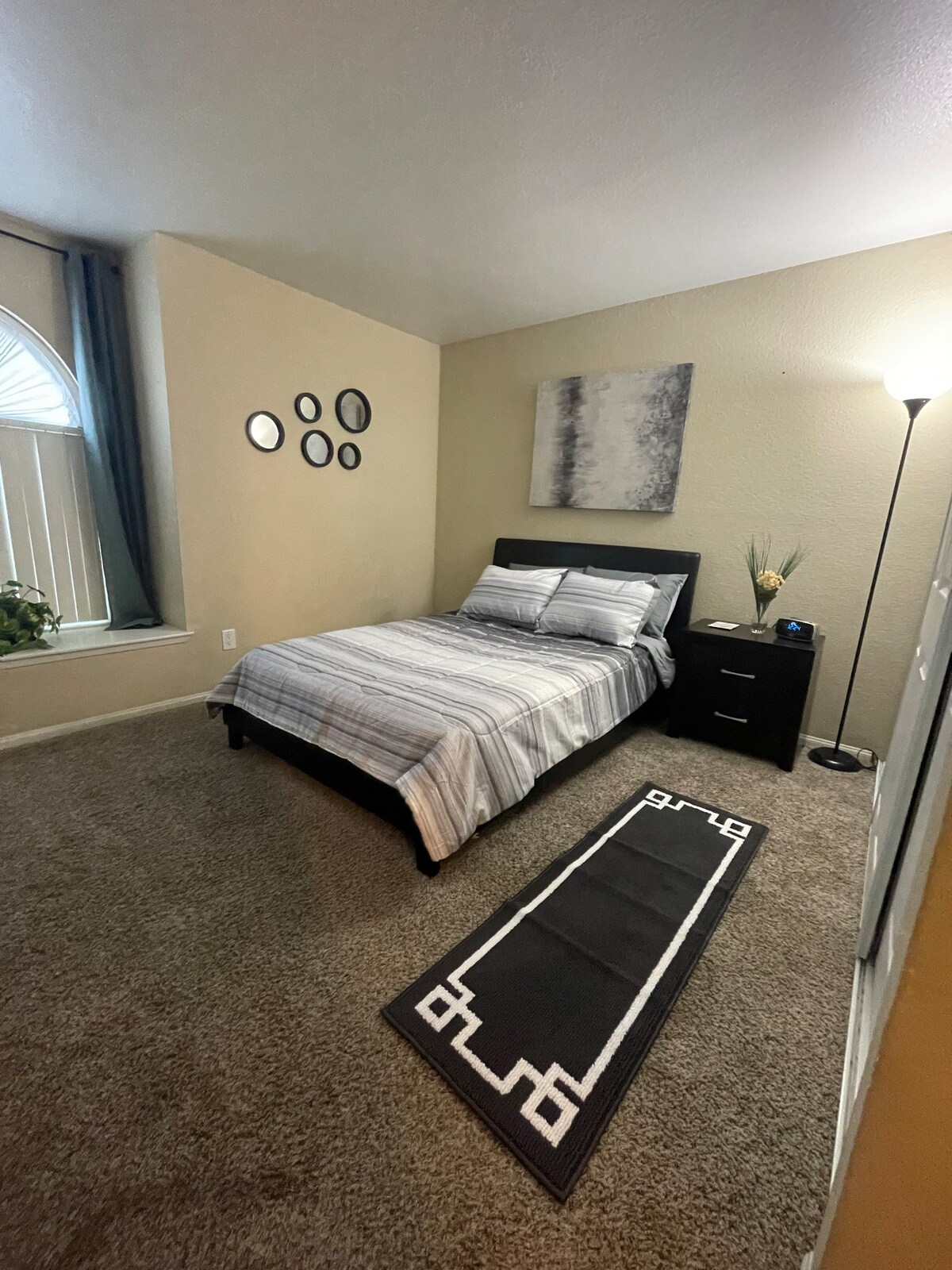 საძინებელი 1