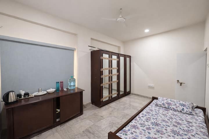 Toit -Ac Room Himayathnagar - Hyderabad