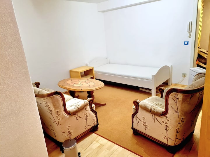 24m2 Zkb Pasing-obermenzing, Möbl. +Internet - München