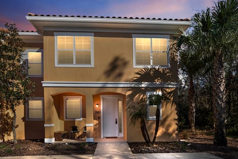 3BR house with hot tub in Regal Oaks Resort