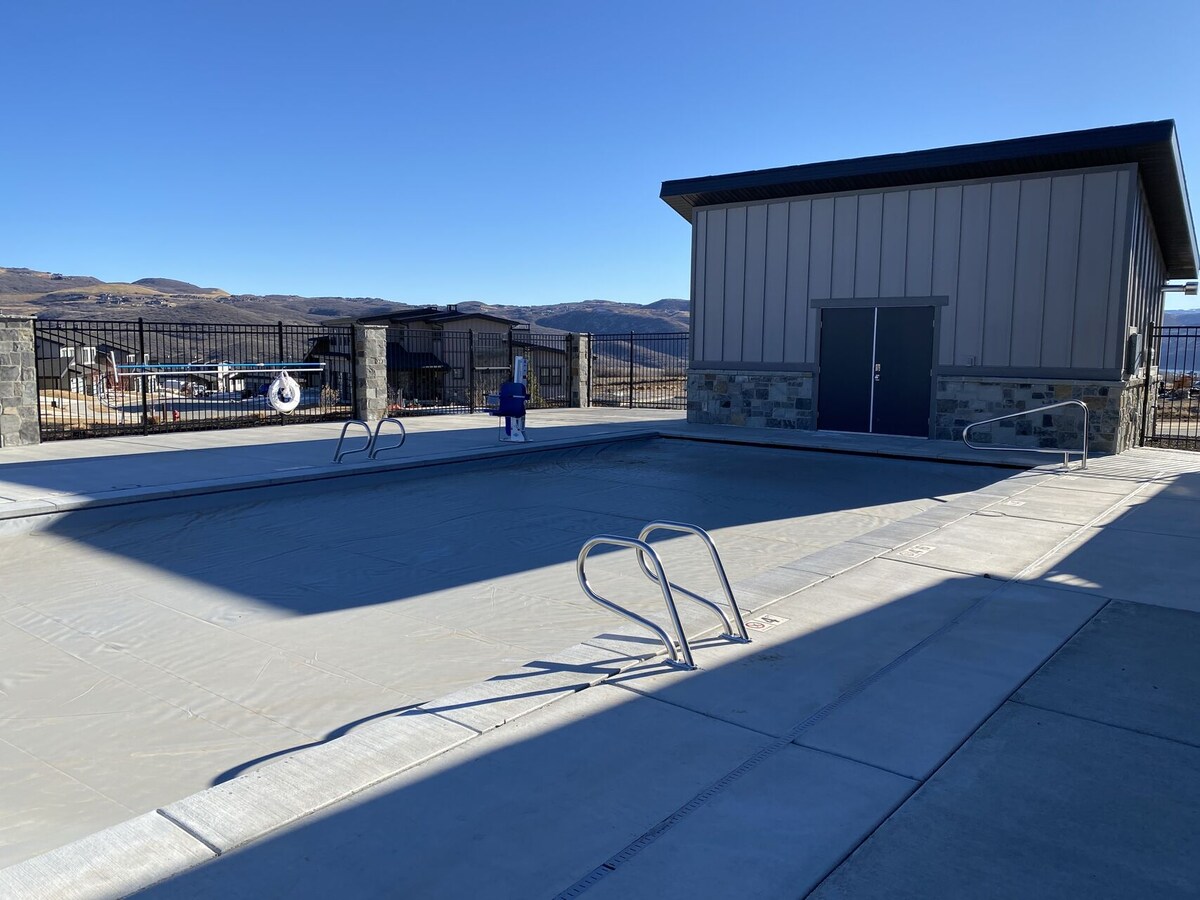 Ski Shuttle to Deer Valley-Mayflower Lakeside 1015
