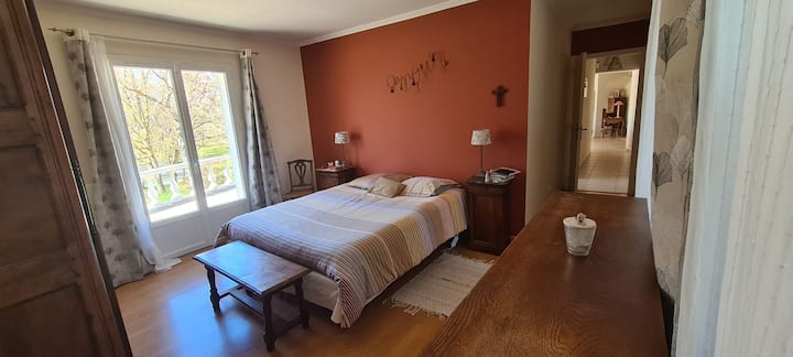 საძინებელი 1