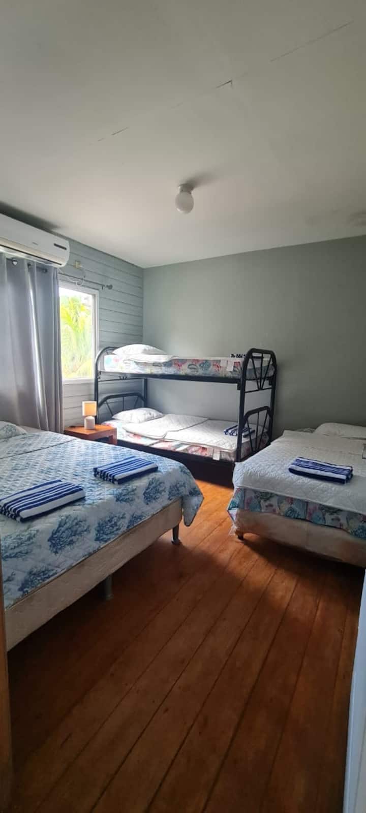 ◼️Soba 4. Bračni krevet / Krevet za jednu osobu / Kabina (2 kreveta za jednu osobu)