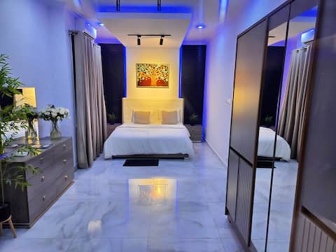 Luxurious 1-Bedroom Apartment in Gombé