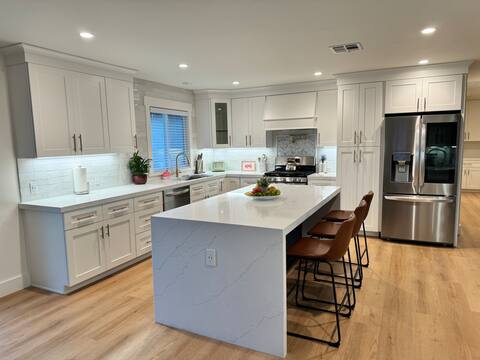 Super cozy modern farmhouse 4brm