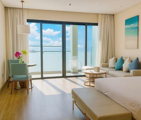BEACHfront Sunrise Suite•Balcony•Seaview•Netflix