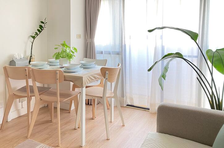 Modern 3BR Daan Park | Elevator & Family-Friendly gallery image 3