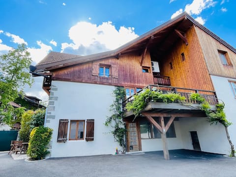 Village House, Patio, Deck, Sports & Free Parking