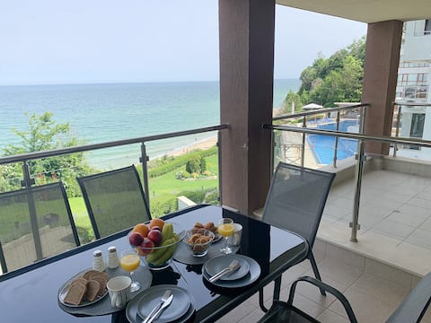 3-bedroom apartment on the first line in Byala