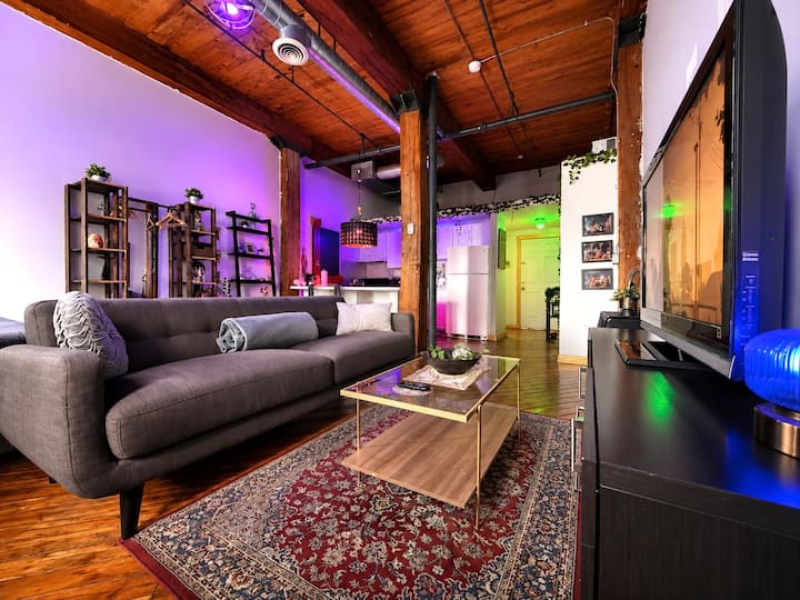 Downtown: Riverwalk Industrial Loft - Detroit, MI