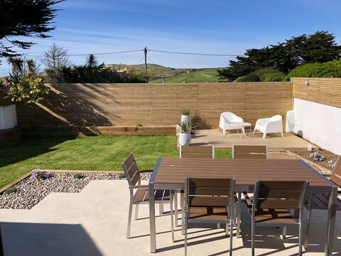 Newly Renovated, Modern Coastal, Holywell Bay