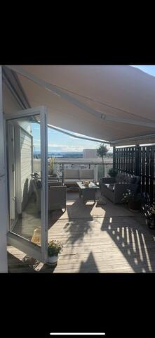 Penthouse-vibe with 70sqm balcony gallery image 2