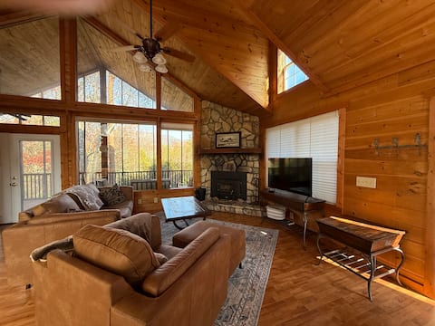 Top Airbnb: Cozy Mountain Retreat near Helen in Sautee Nacoochee