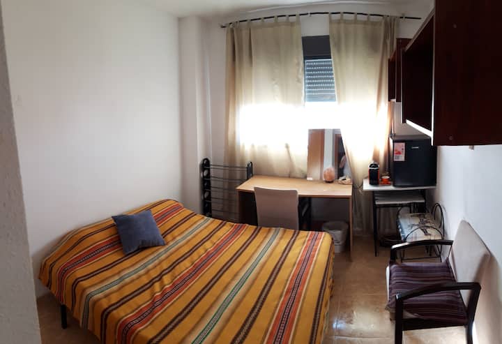 Habitación Totalmente Equipada  Baño Compartido - Castellón de la Plana