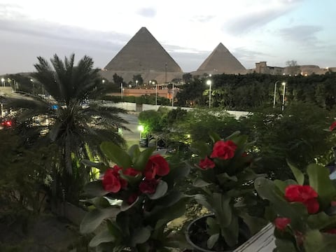 Pyramids (T/A/K) cozy&friendly HOUSE.