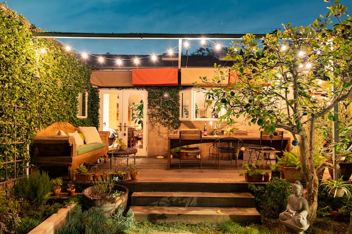 Casa Superba – Peaceful Garden Sanctuary in Venice gallery image 2