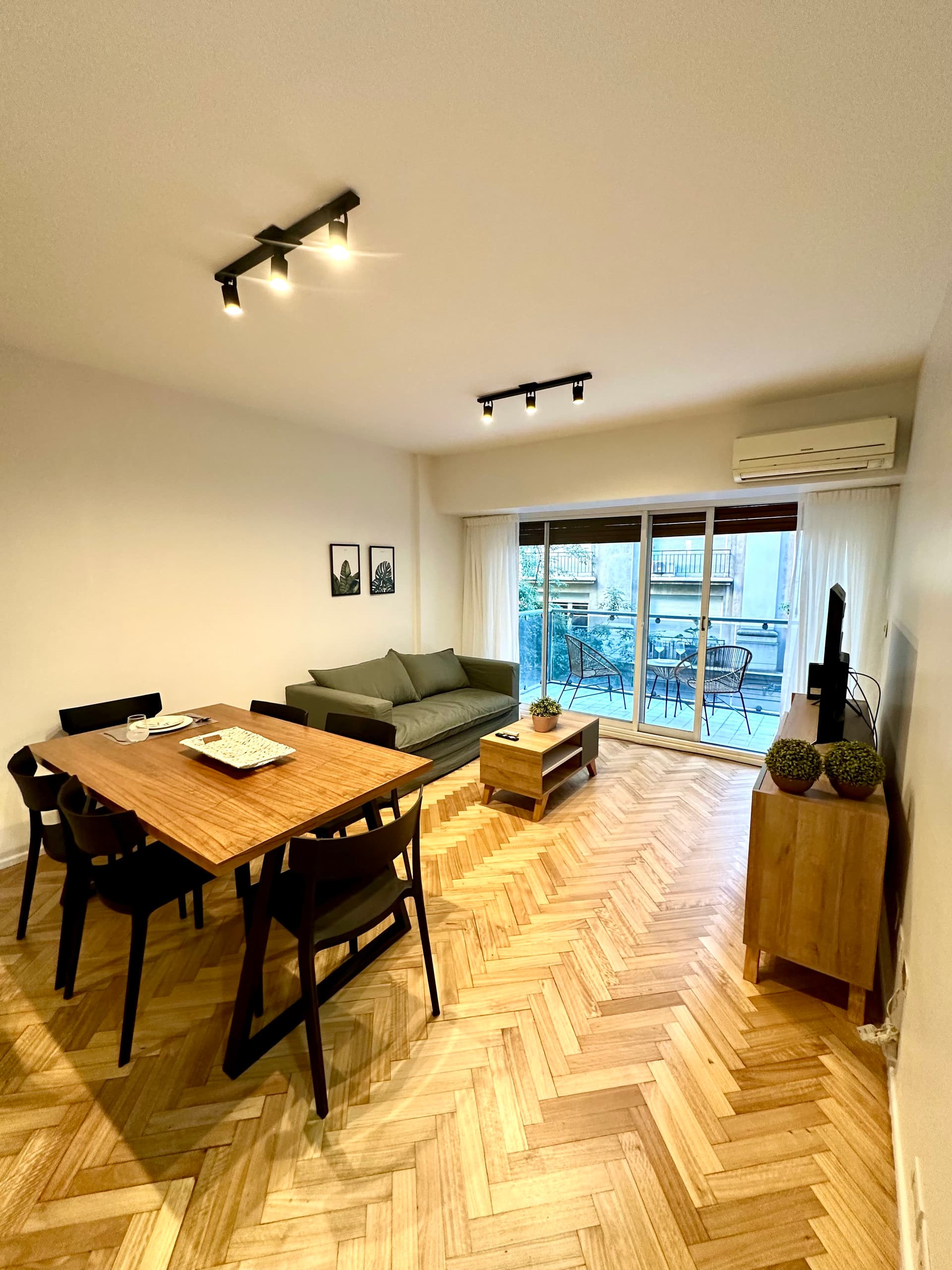 Elegant Apartment in Recoleta