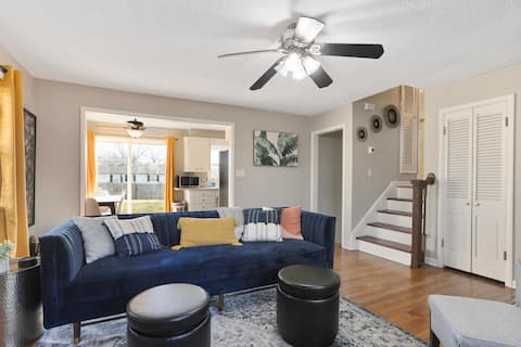 Charming Home|4 KingBeds|Fenced Yard|Fire pit