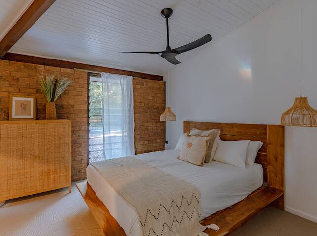 5 Bedroom Retreat + Pool close to National Parks gallery image 5