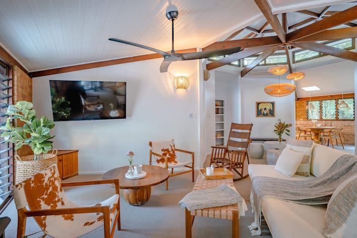 5 Bedroom Retreat + Pool close to National Parks gallery image 3