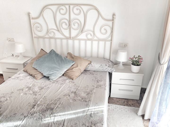 брачен кревет