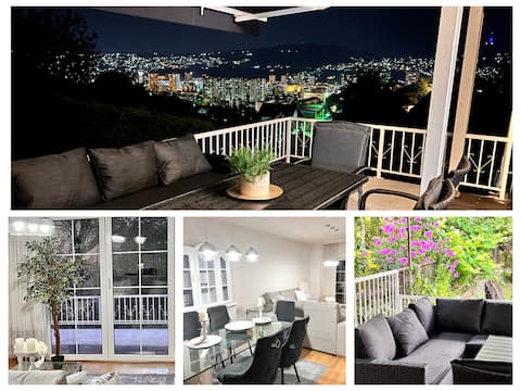 House with THE BEST View+Garage