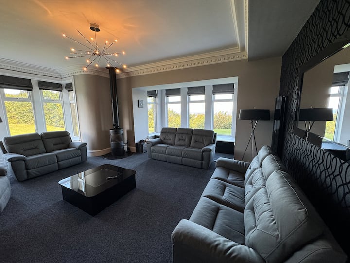 Large Traditional Home In Buckie W/sea View - Cullen
