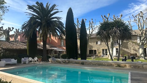 House with heated pool, jacuzzi and sauna 28p