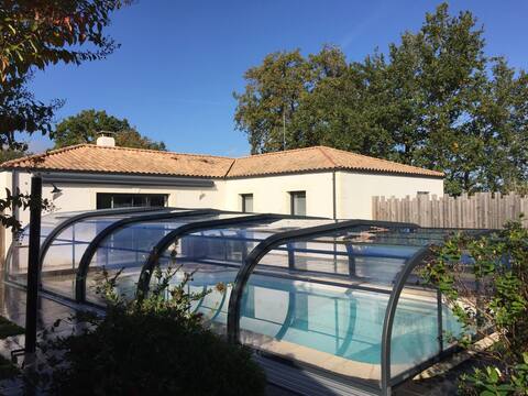 Fully-equipped modern house with heated pool