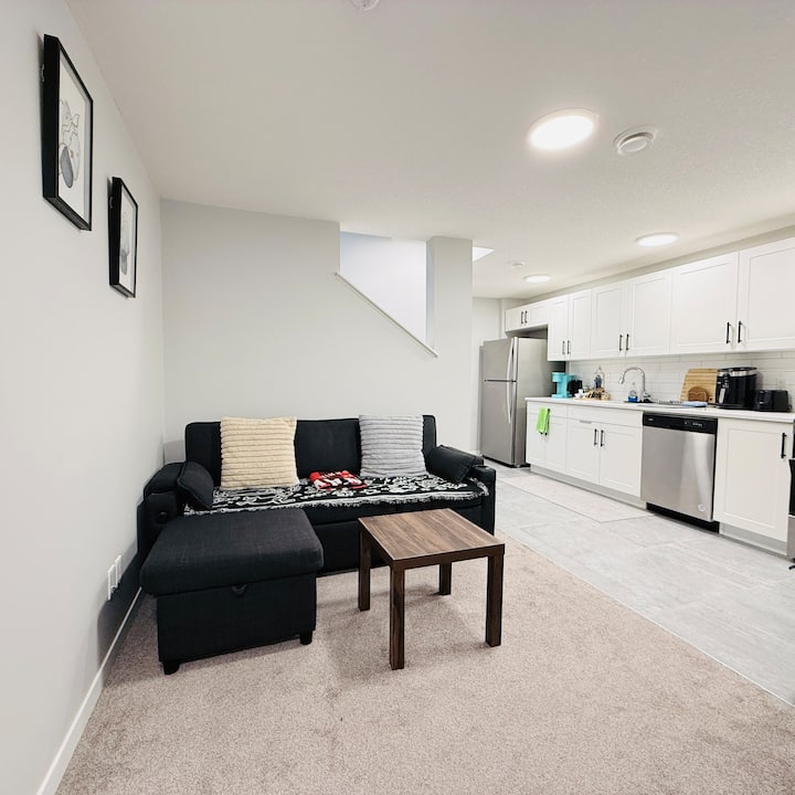 Clean, Modern & Well-equipped Basement Space - Calgary