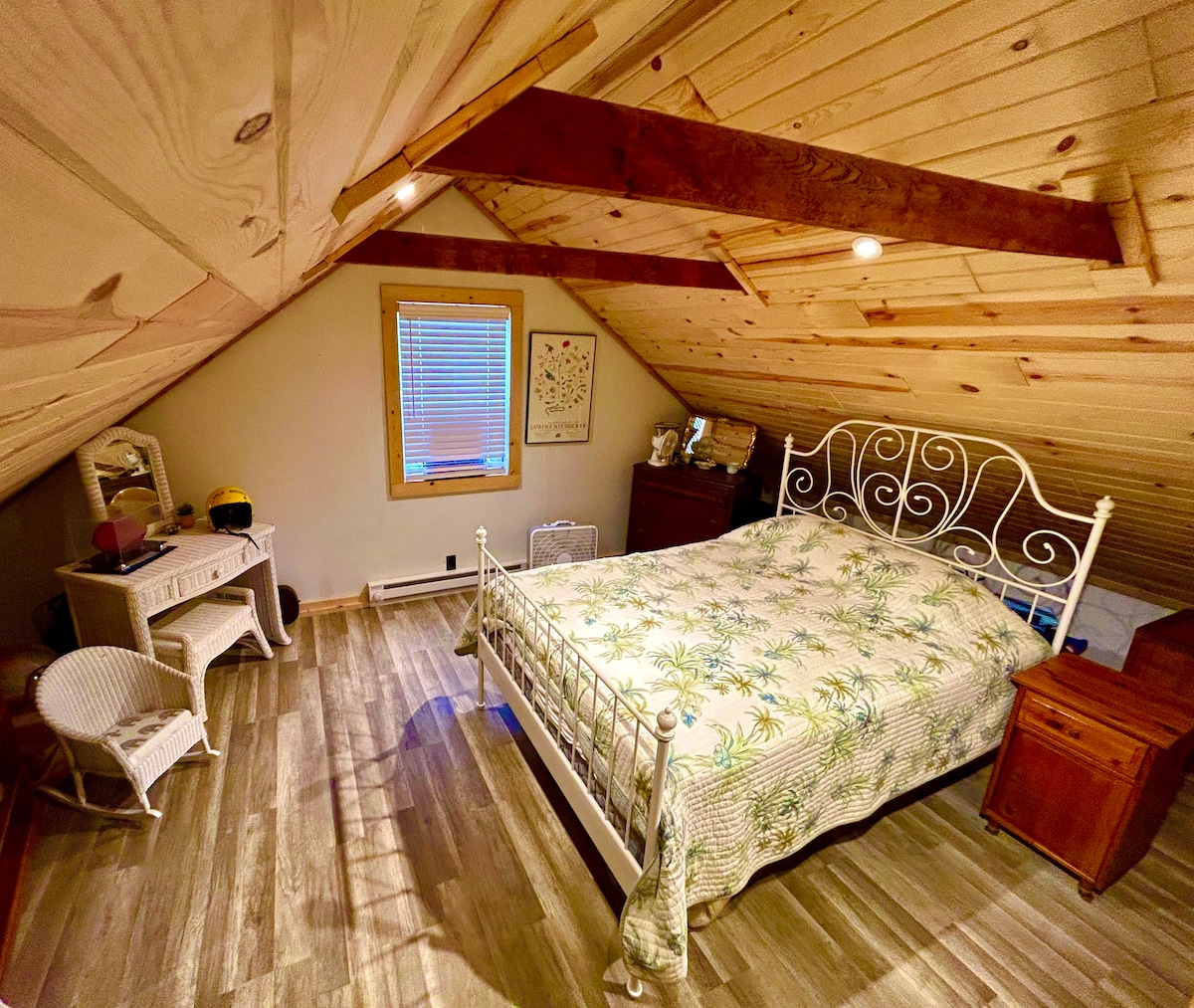 Lart, Dhoma e gjumit 2 me krevat dopio "queen".